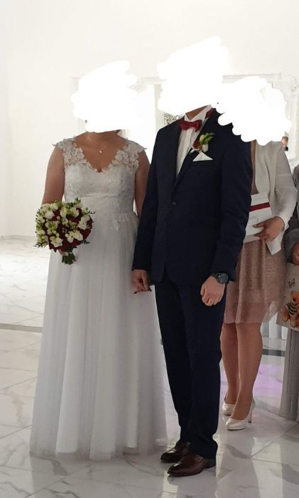 suknia ślubna z welonem