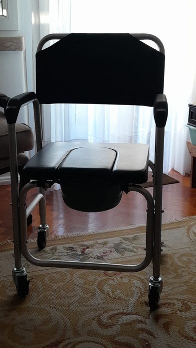 Cadeira sanitária