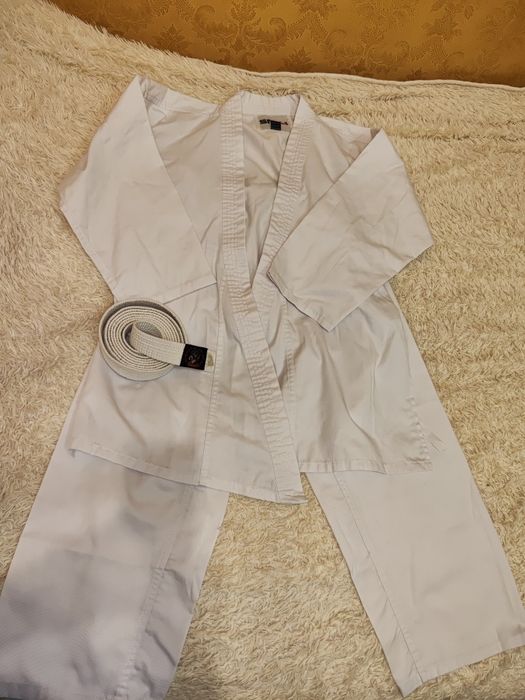 Форма дитяча для карате, тейквандо та інших видів спорту