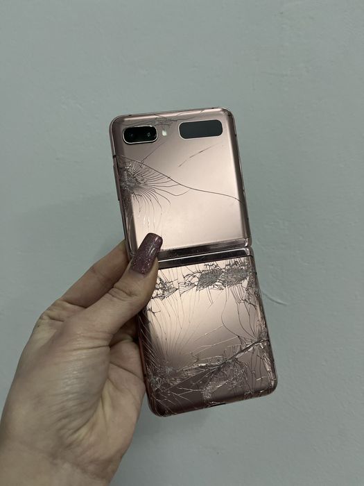 Телефон Samsung Galaxy Flip Z 8/128gb