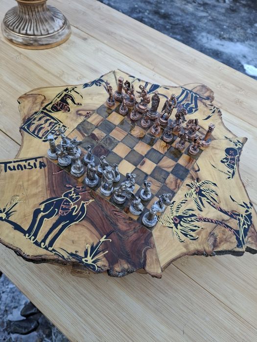 Szachy,stylowe Afryka z metalowymi figurkami,rękodzieło vintage