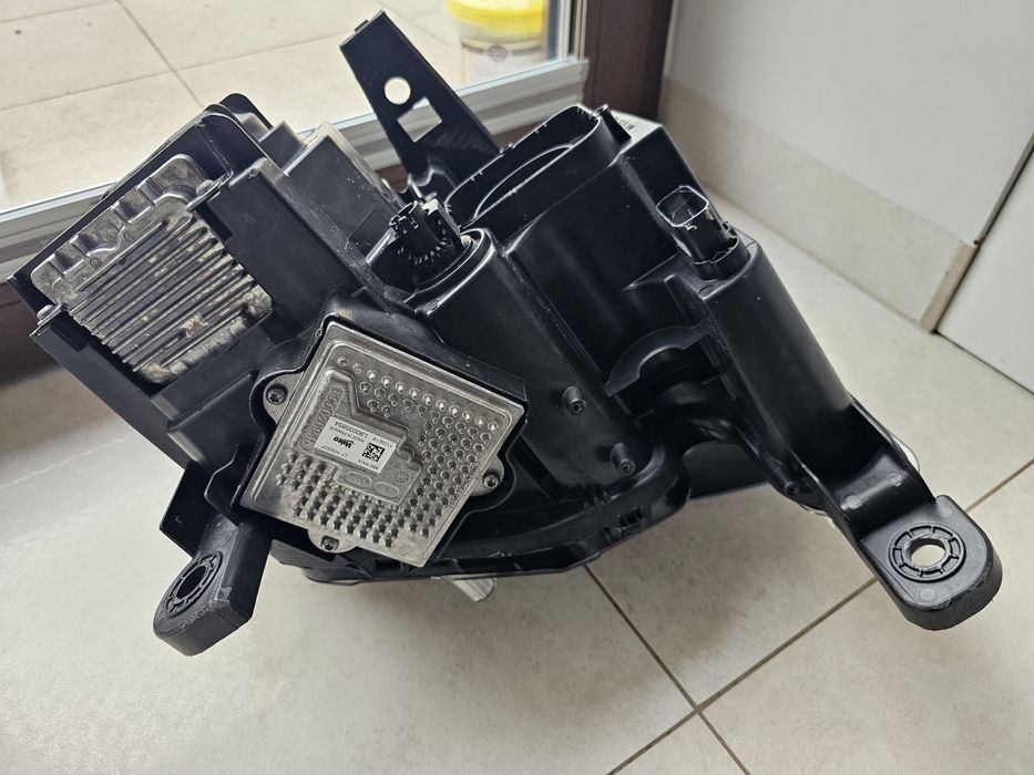 Lampa xenon Jeep Grand Cherokee WK2  USA