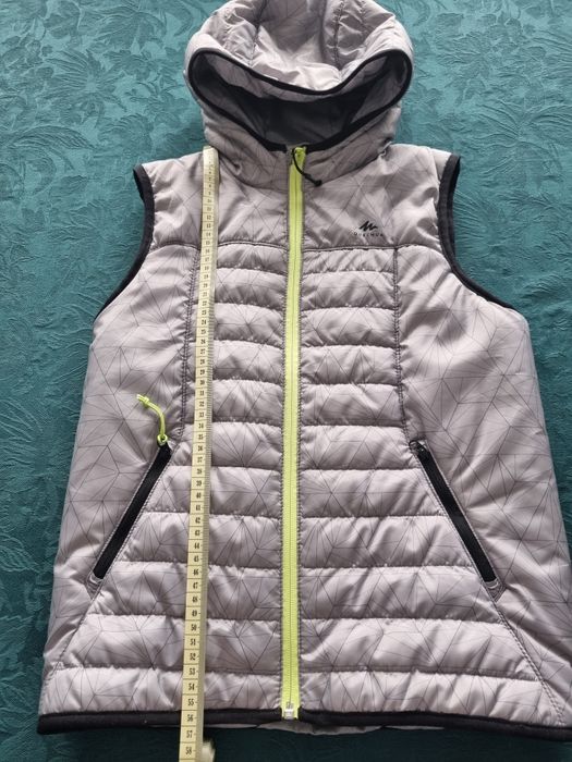 Kamizelka ocieplana z kapturem  Quechua