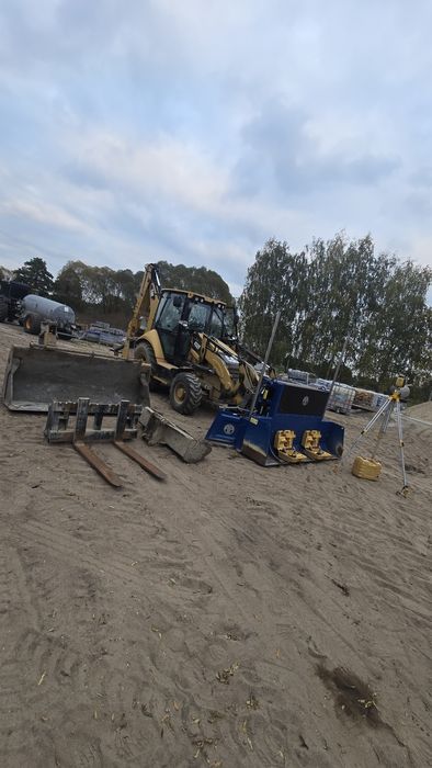 CAT 432F z system automatycznej niwelacji Leveller Salon PL