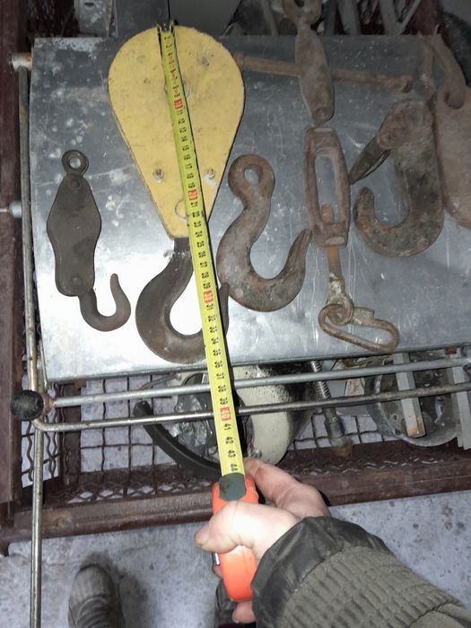 Haki haczyki i bloczki, śruby rzymskie