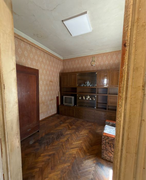 Продаж частини будинку з ділянкою в центрі Чернігова (вул. Київська)