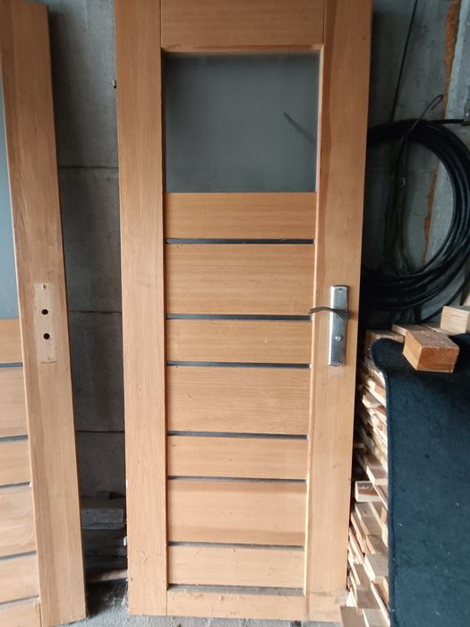 3 pary sosnowych drzwi