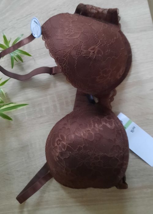 Czekoladowy stanik koronką usztywniany Sinsay