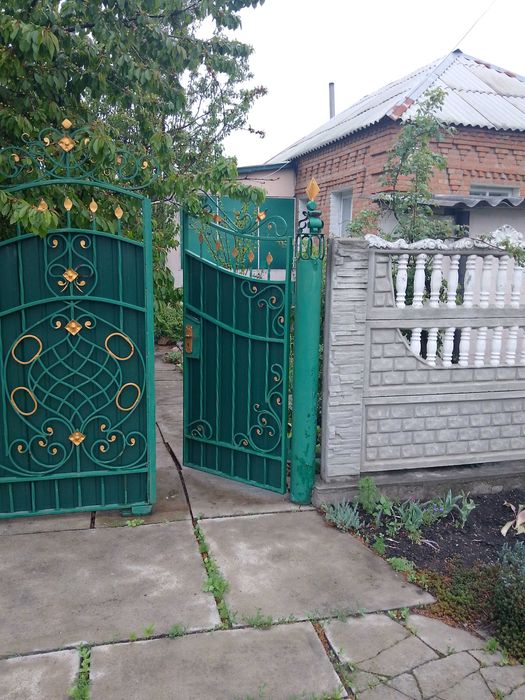 Продам будинок зі зручностями