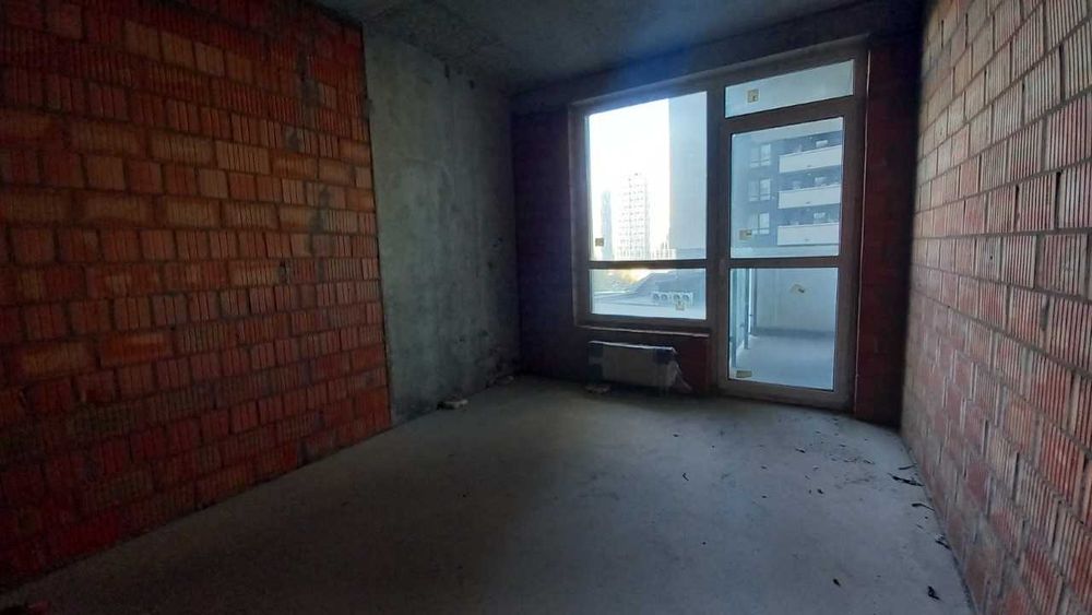 Продаж 1кім квартири 43кв.м. 4-й поверх ЖК Зарічний, паркінг, метро Славутич