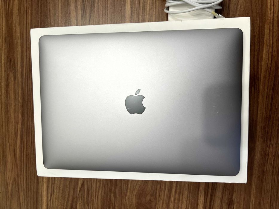 MacBook Pro (13'', 2020) / M1 / 8Gb RAM / 256Gb SSD / A2338