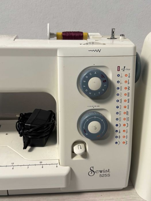 Швейна машина Janome Sewist 525S