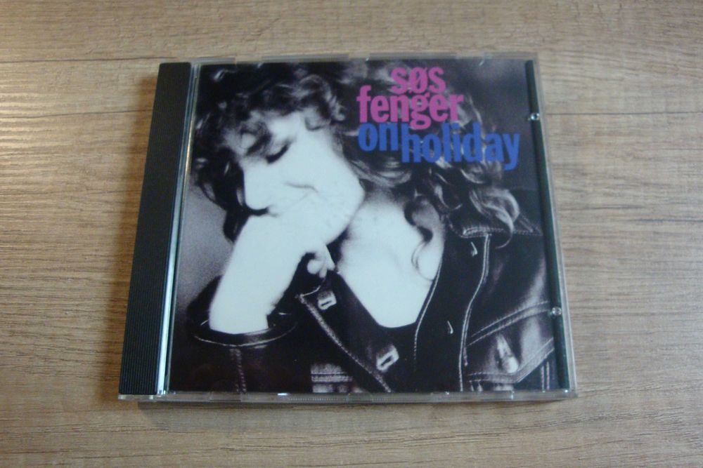 Sos Fenger – On Holiday