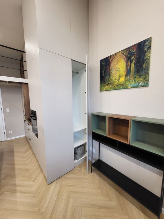 nowa kawalerka ul. Nawrot 34 centrum sródmieście umeblowana antresola wyremontowana stan bardzo dobry  garaż
