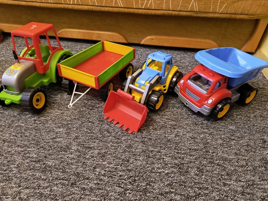 Traktor, koparka i wywrotka