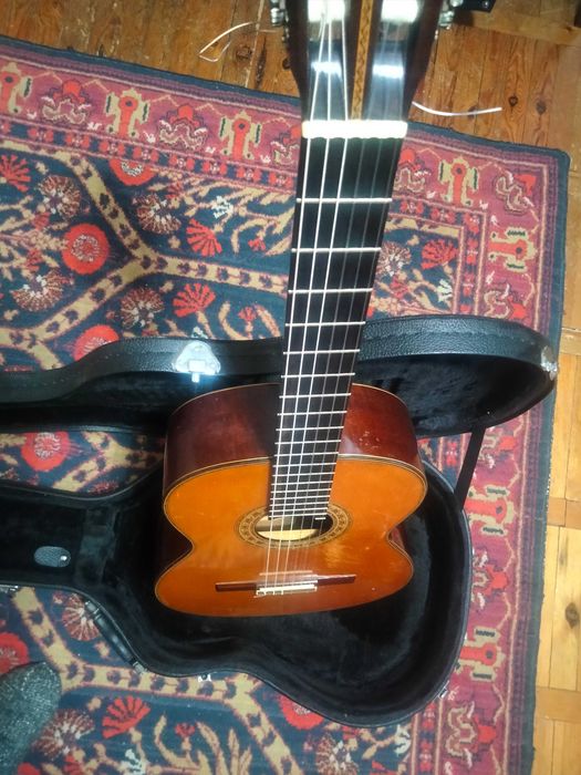 Продам класичну гітару.