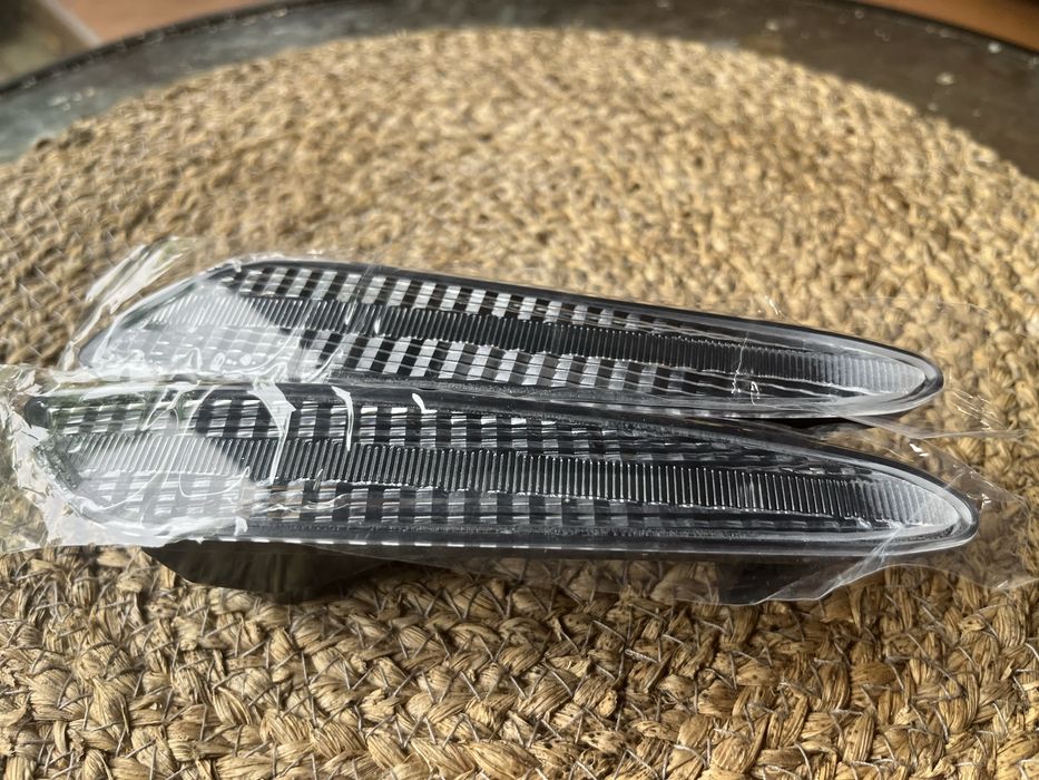 габаритный фонарь в бампере MercedesE320 E500 E55AMGE350освітленняМото