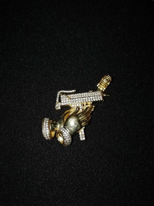 Fio/Colar/Corrente com Pendente Iced Out Praying Hands Uzi + Pulseira