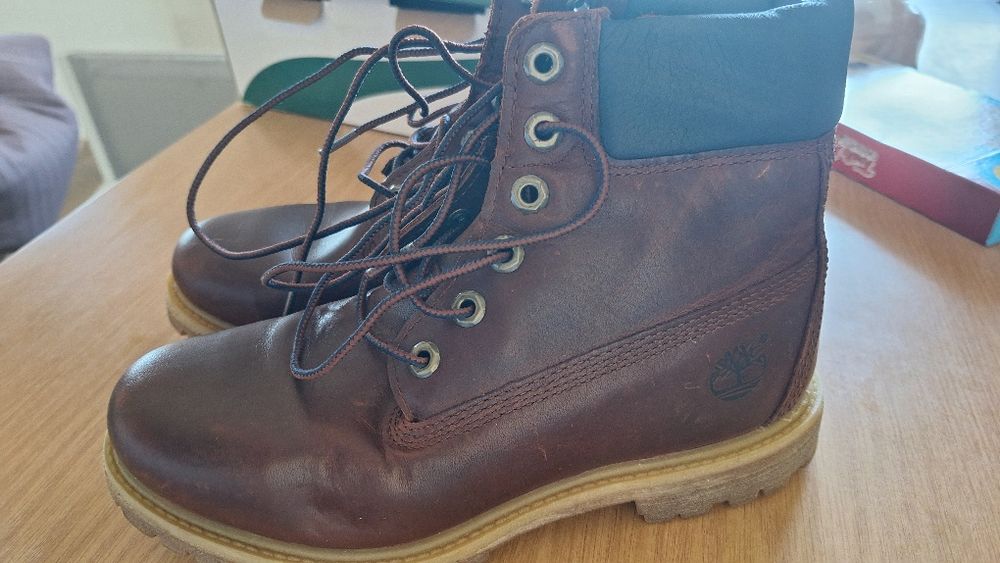Vendo botas de timberland novos  n38