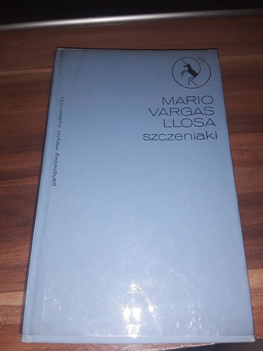 Szczeniaki Mario Vargas llosa oprawa twarda