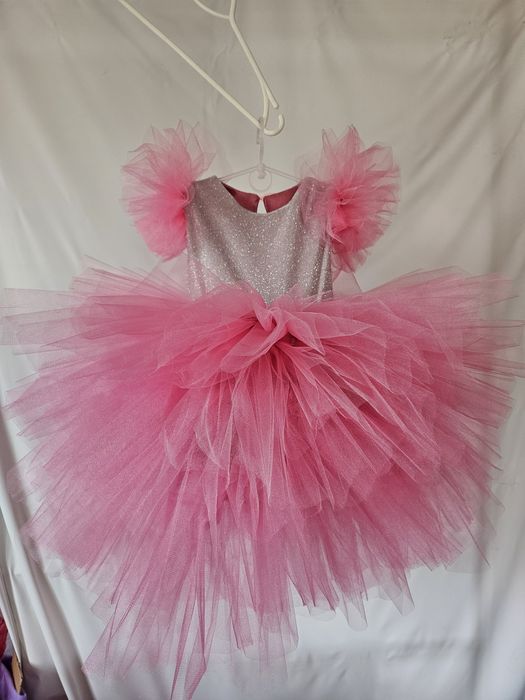 Платье на девочку 5-6 лет нарядное пышное фатиновое блестящее с бантом