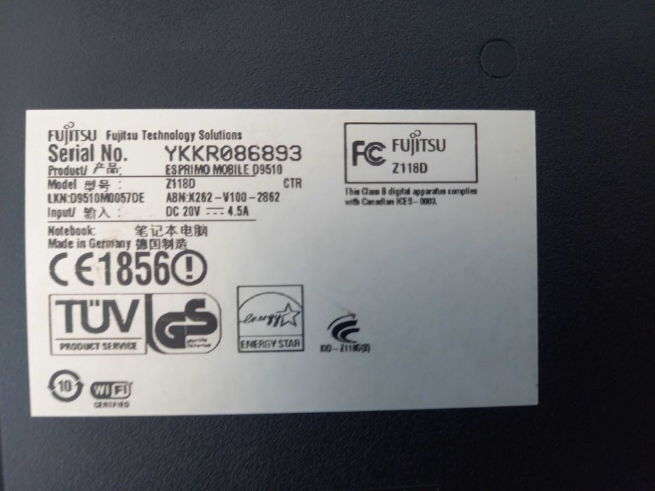 Laptop Fuji Esprimo D9510 Intel 2,5 GHZ 2GB z ładowarką