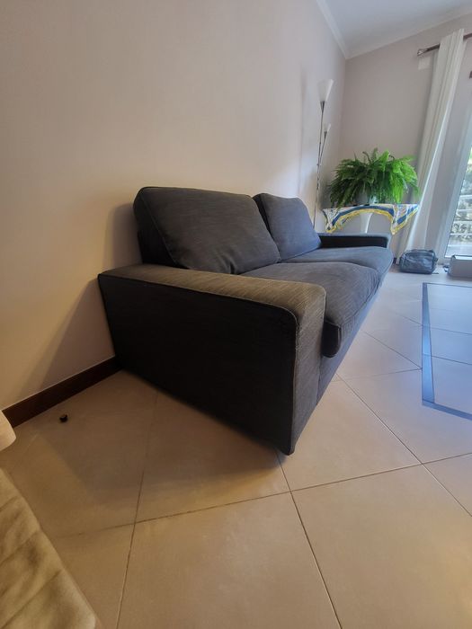 Sofa Kivik 3 lugares + Repousa pés  Antracite