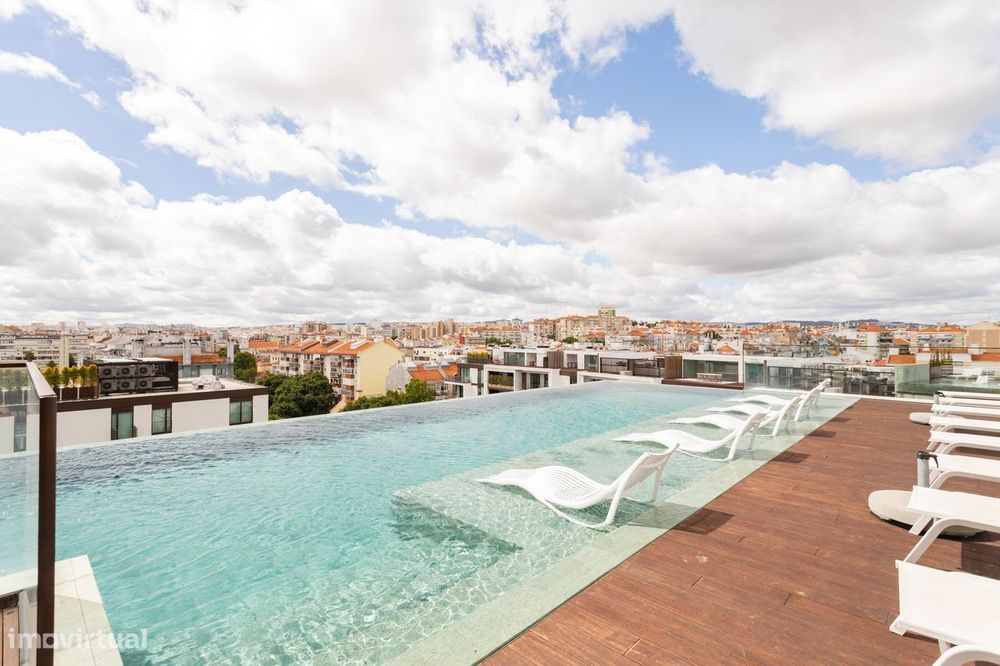 T3 de Luxo para Arrendar com Jardim Privativo, Piscina, Rooftop e 2 Es