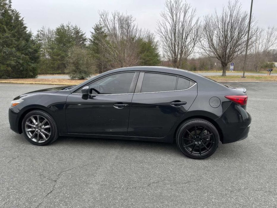 Mazda 3 Touring      2018