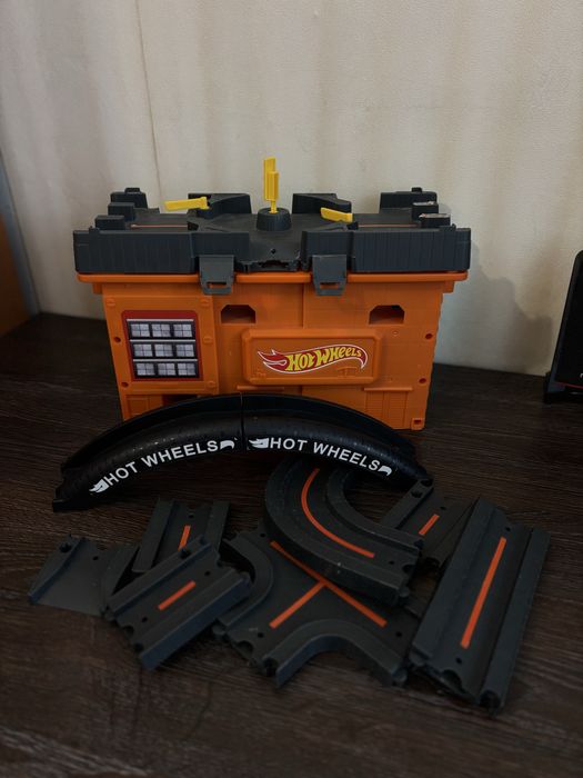 Оригінальні треки Hotwheels