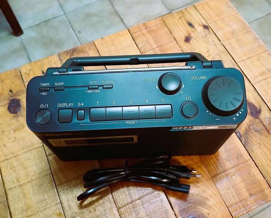 Rádio Panasonic Modelo RF-U300