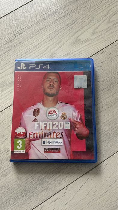 Konsola PS4 + fifa 20