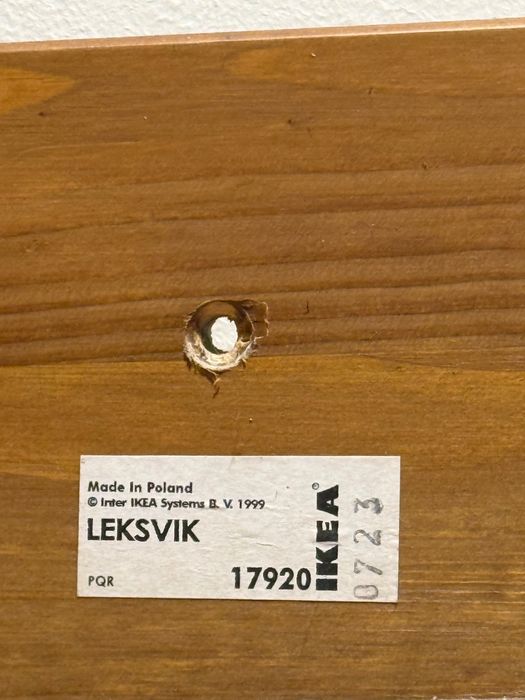 Sprzedam komplet 2 wąskich regałów IKEA LEKSVIK.