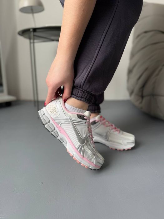 Nike Zoom Vomero 5 Pink