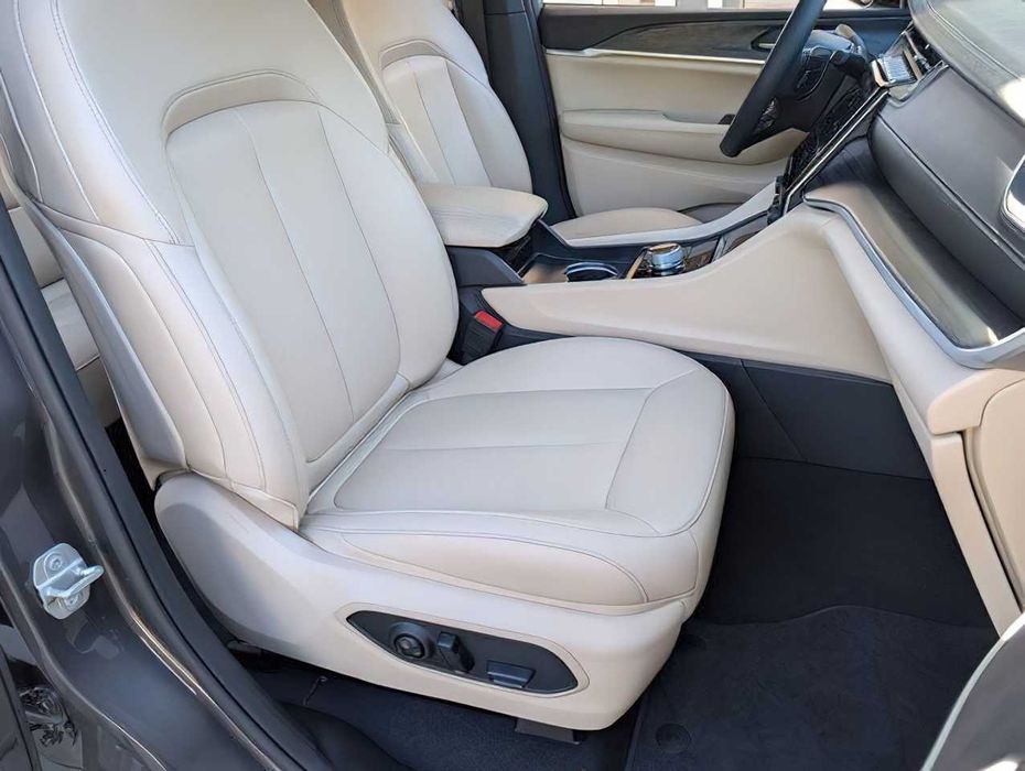 Jeep Grand Cherokee      2024