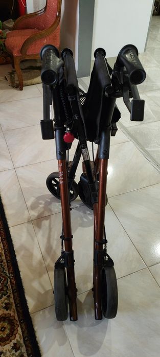 Andarilho de alumínio