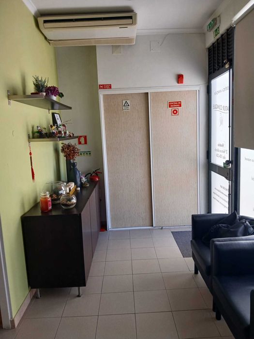 Arrendo gabinete para manicure