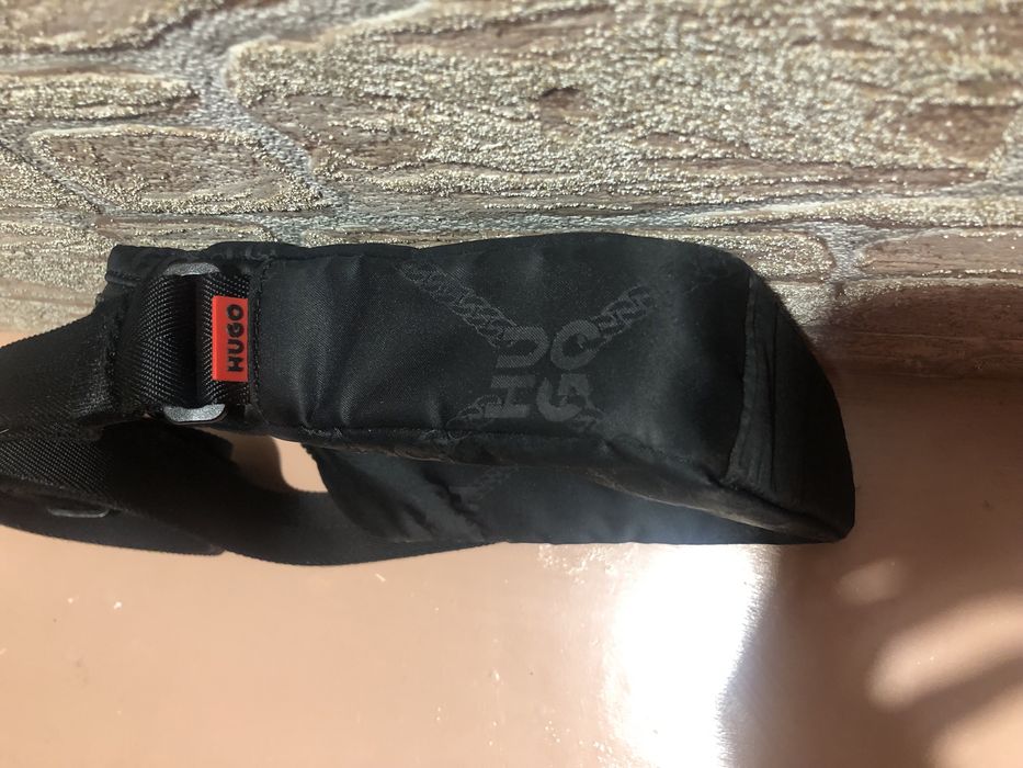 Продам сумку месенжер Hugo в хорошем состоянии.