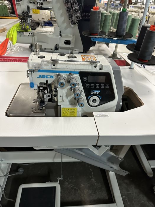 Overlock Jack C7-4 URUS Automat Nowy  jak Juki