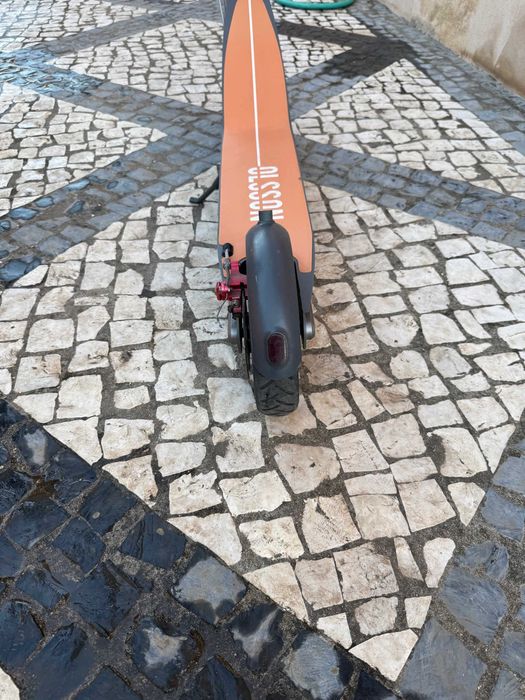 Trotinete elétrica Olsson Rino 8,5" com Manual