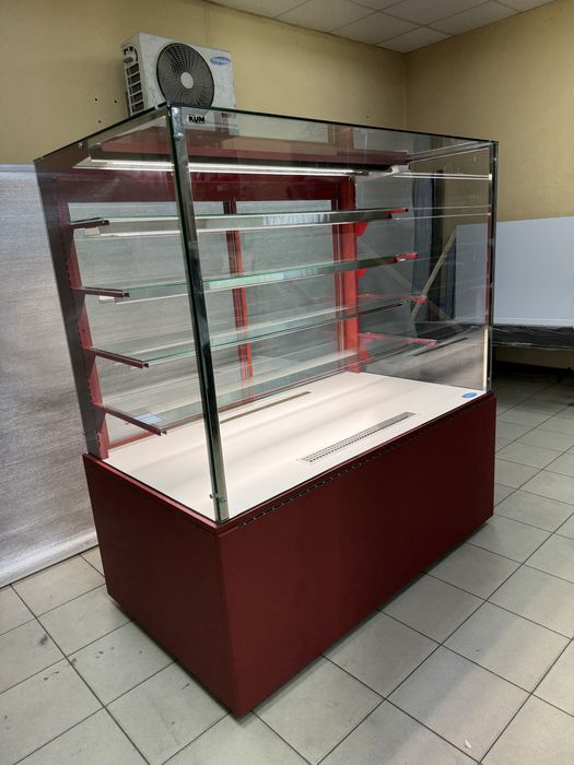 Вітрина для тістечок і тортів KUM eclair 1500