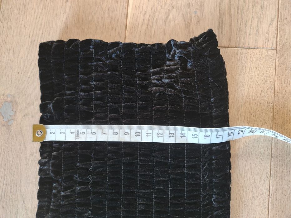 Doskonały, czarny, seksowny, zamszowy top •Monki• rozmiar M 38
