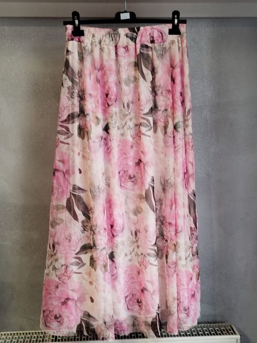 Przepiękna spódniczka w kwiaty