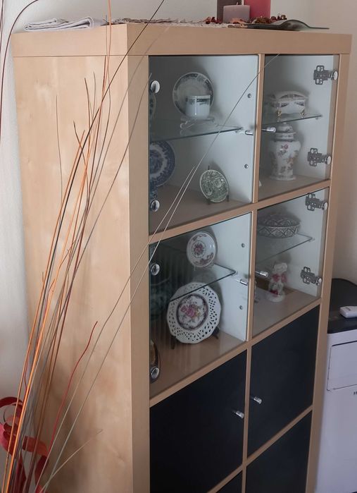 Estante Ikea Kallax com 8 Cubos e Portas