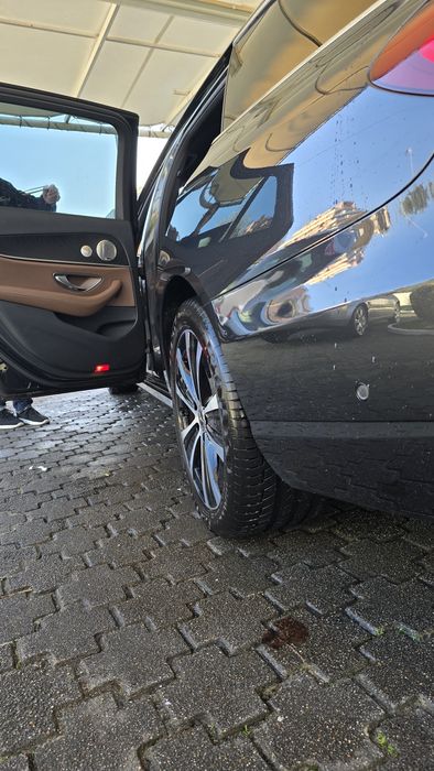 Mercedes Benz E300de 9G-Tronic Full Extras