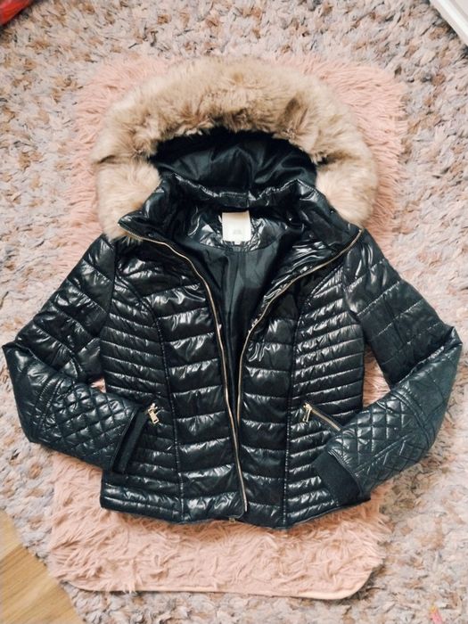 Kurtka damska czarna pikowana kaptur futerko rozmiar 14 River Island