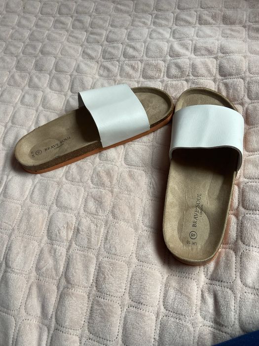 Нові білі шльопанці BRAVE SOUL LONDON