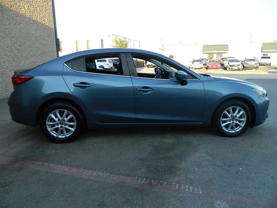 Mazda 3 i Touring      2016