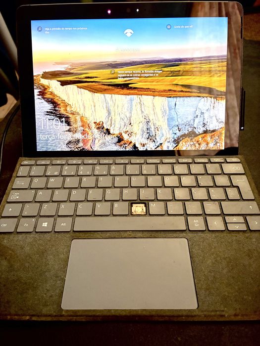 Microsoft Surface Go 2446478985536491520