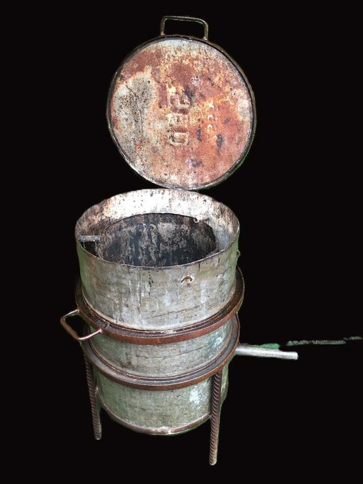 Caldeira de cozer a cera de abelha , (mel)